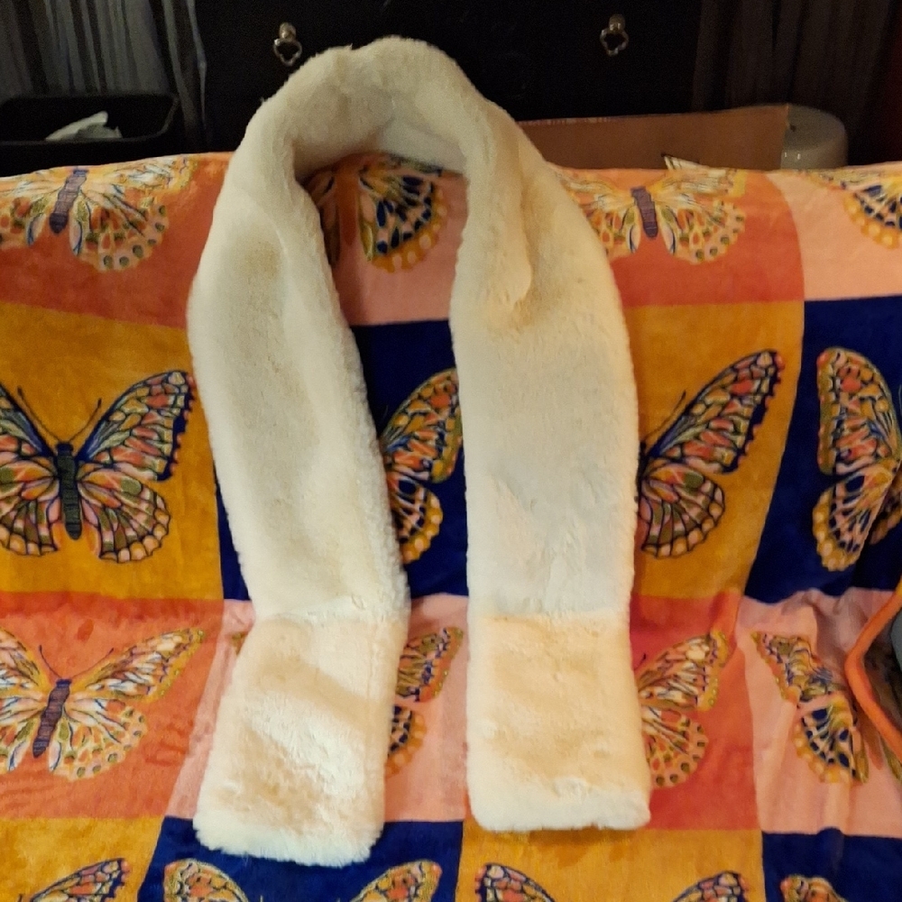 Lane Bryant Faux Fur Pull Through Scarf NWT - Picture 5 of 5